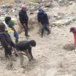 हुम्लाको गोठी गाउँमा गाडी पुग्दा बाजा बजाएर स्वागत