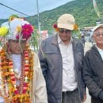 कालिकोटका किसान प्रतिकिलो ५० मा स्याउ बेच्दै