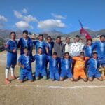 लगानी अनुसारको प्रतिफल लिनै सक्दैनन्, कर्णालीका स्याउ उत्पादक किसान