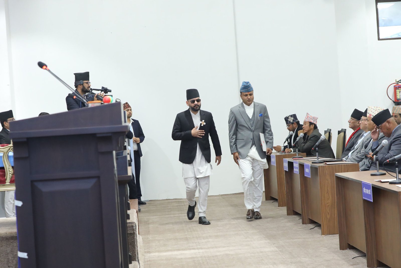 ‘सिलाम साक्मा’ मा सजिएर बालेनको शपथ