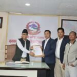 घुयँत्राे:“सरकारी गाडी खोज्दा सरकारै भेटिएन !”