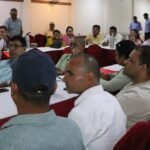 घुयँत्राे:”जनताले भोट दिए सरकार बनाउन, नेताले खोजे सडकबाट हटाउन!”