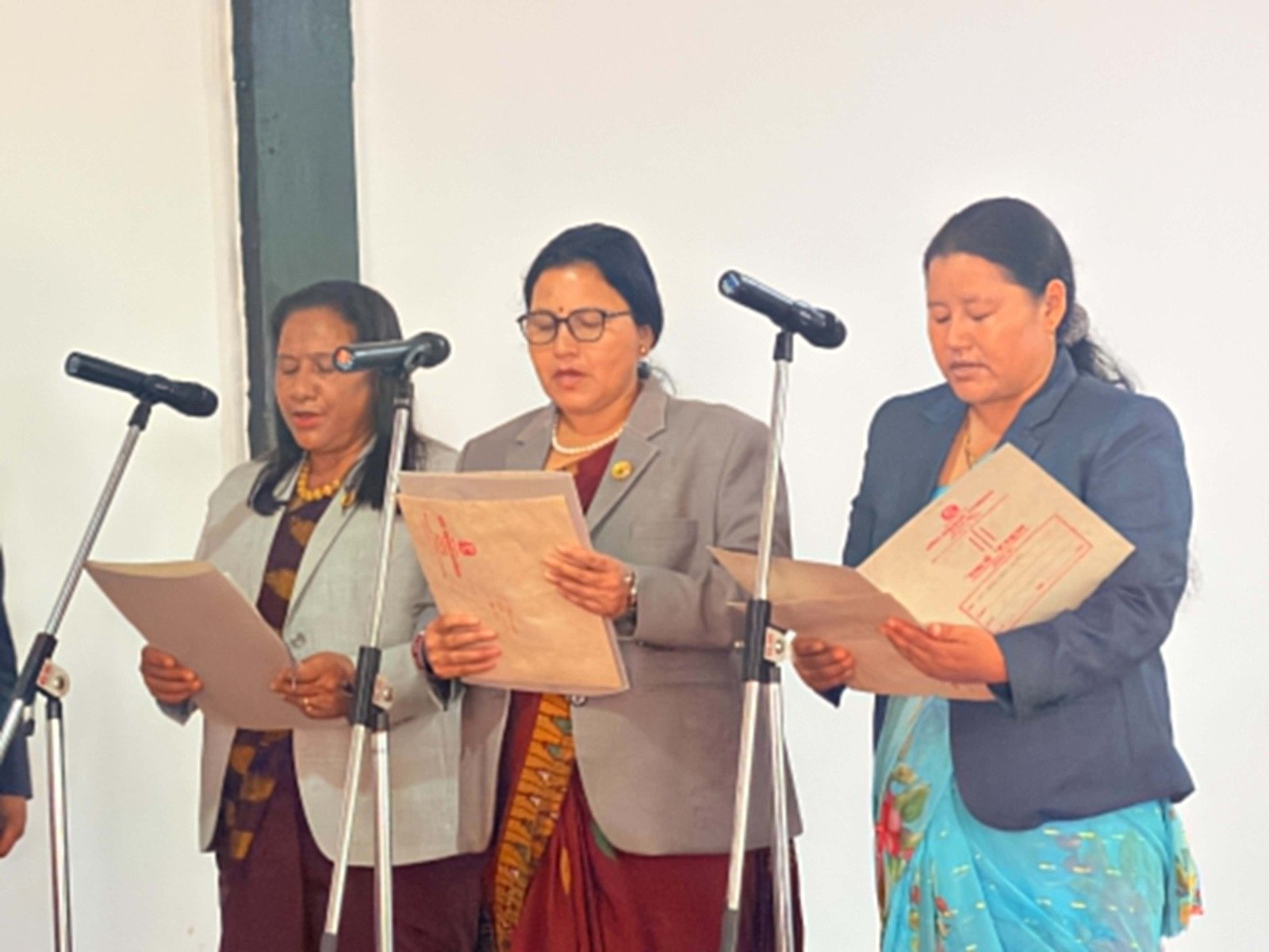 एक महिनापछि विस्तार भयो कर्णाली सरकार शक्तिशाली मन्त्रालयसहित पहिलो  पटक पूर्ण समावेशी बन्यो मन्त्रीपरिषद्
