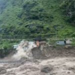 अटो चालकलाई सेफ्टी ज्याकेट