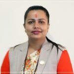 घुँयत्राे:‘म झोले’ लेखेर फोटो खिच्नेहरूलाई बाको झपाराइः अब झोला होइन, हेल्मेट चाहिने भयो!