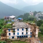 बुटवलमा तिनाउको बाढीले ५ वटा घर बगायो, पूर्वसूचनाले नदी छेउका सयौं जनालाई स्कुलमा सारिएपछि भएन कुनै माननीय क्षति