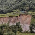 कर्णाली राजमार्ग अवरुद्ध हुँदा स्याउ व्यापारी मर्कामा