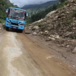 भोटेकोशी बाढीः शोकमा डुबेका अनलाललाई साथ दिँदै वडावासी